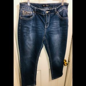 Love Indigo Plus Capri jeans